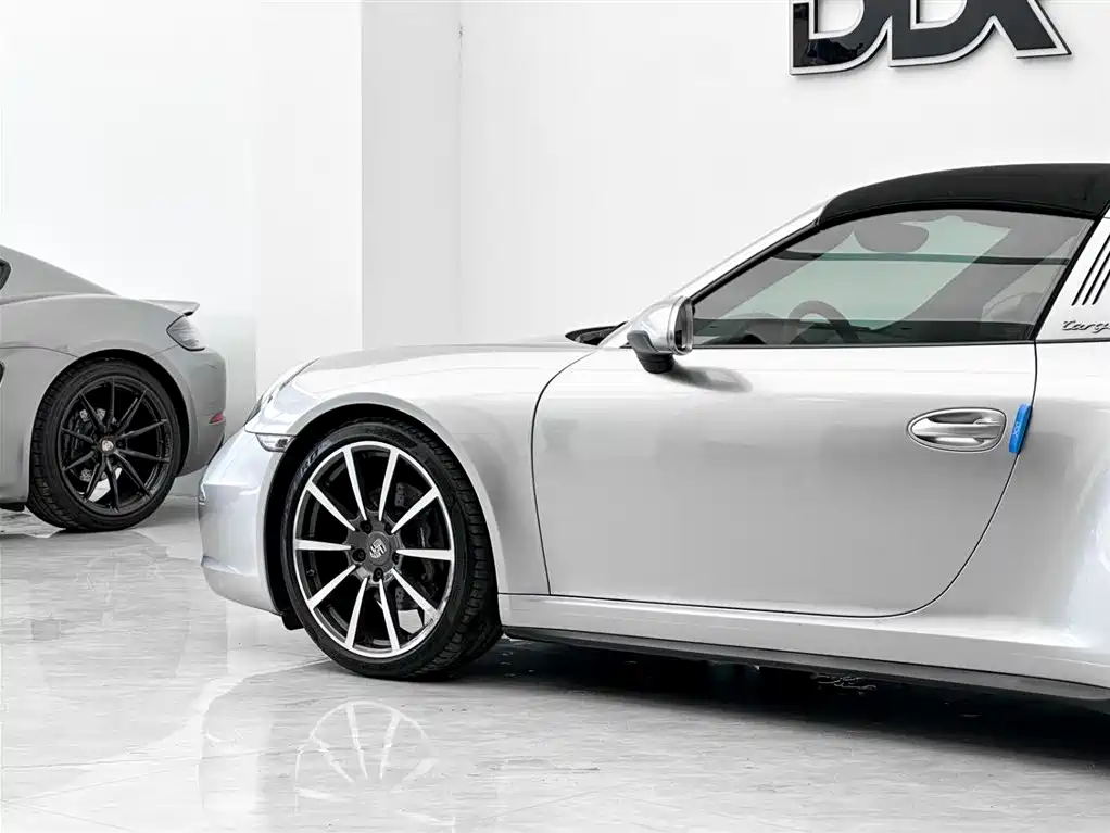 Porsche 911 2014 Targa 4 3.4L