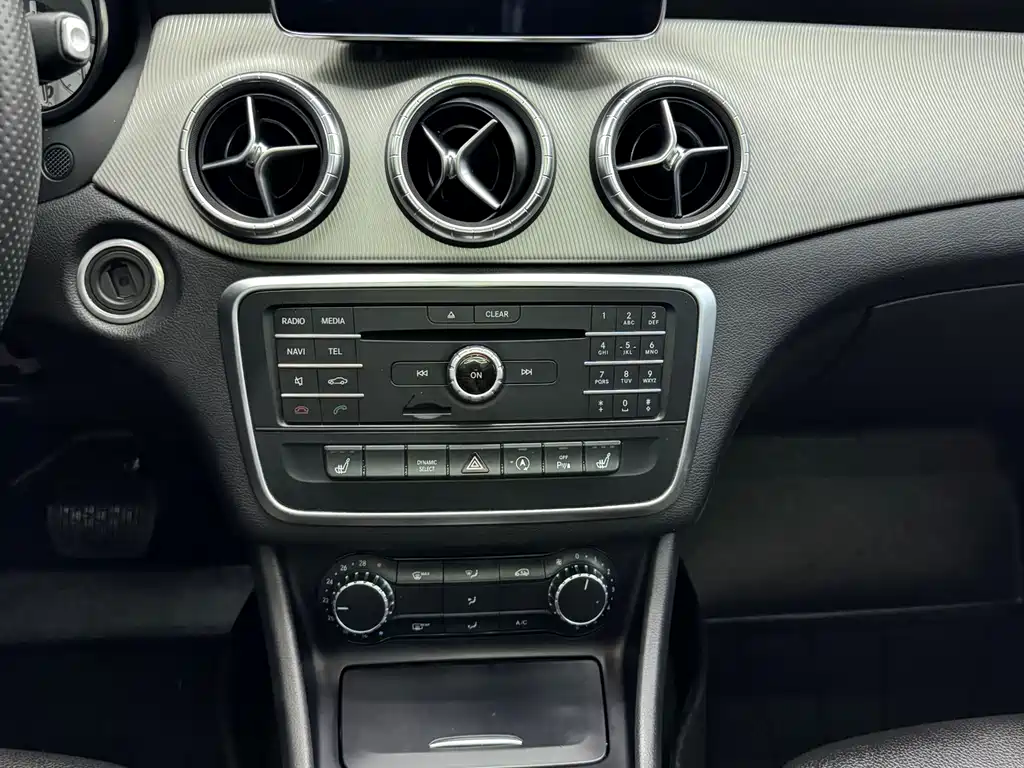 Mercedes-Benz CLA 2016 CLA 200 Fashion