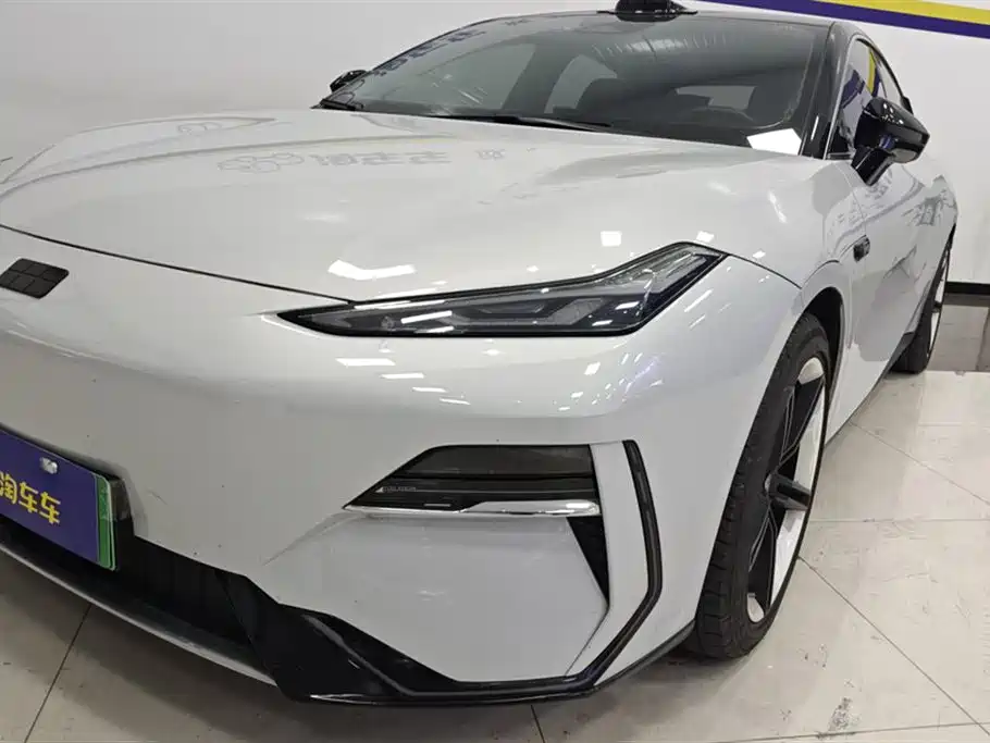 GEELY GALAXY GALAXY E8