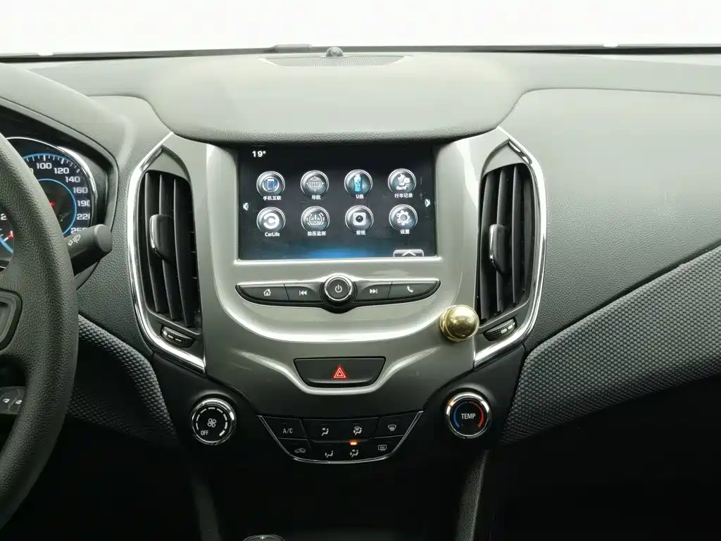 Chevrolet Cruze — миниатюра 12