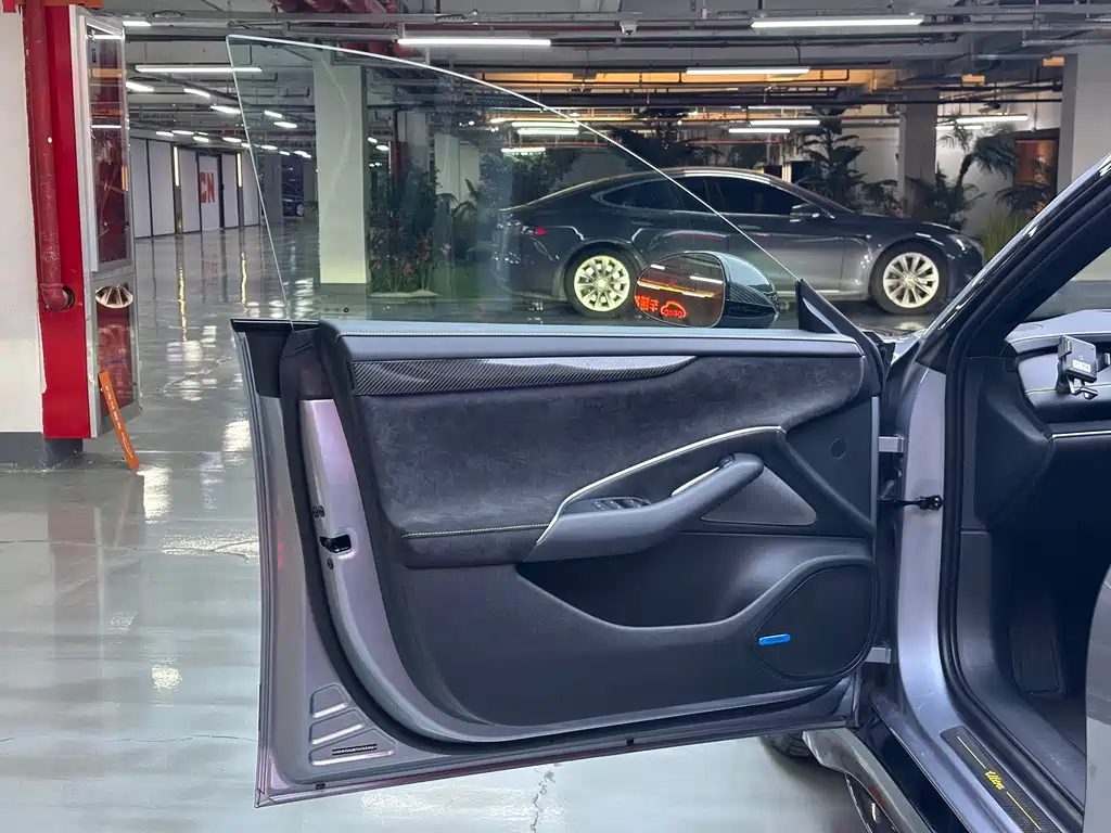 XIAOMI CAR XIAOMI SU7 ULTRA