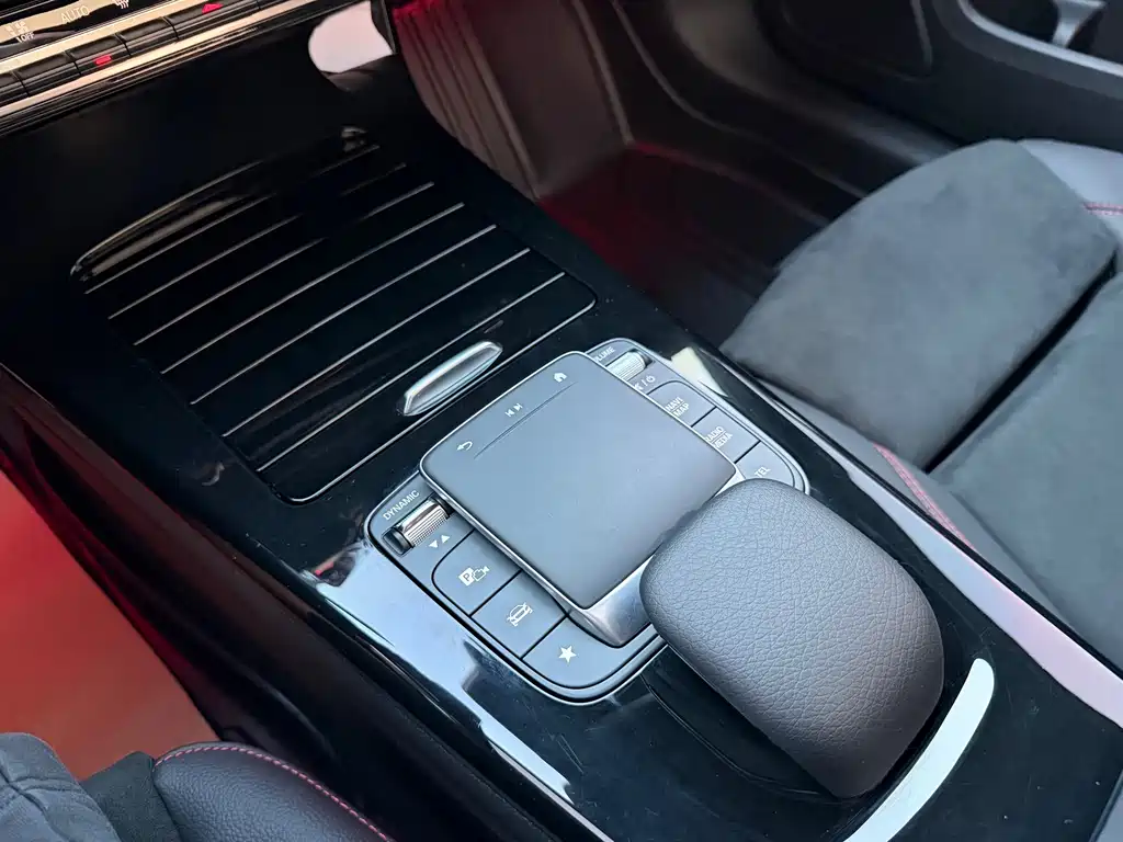 Mercedes-Benz A-Class — миниатюра 12