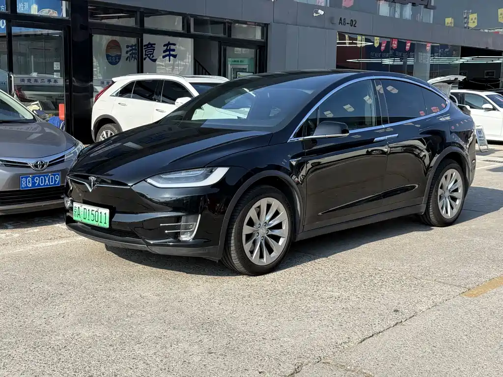 TESLA MODEL X