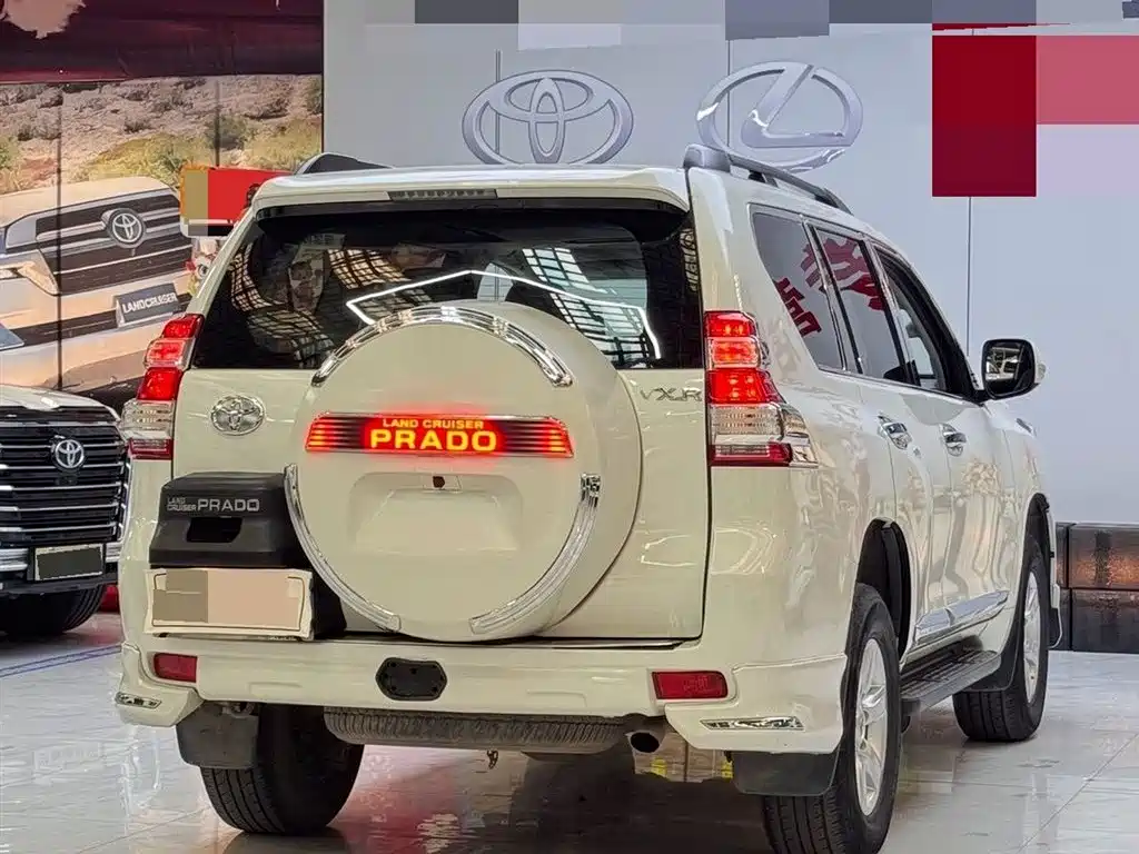 Toyota Land Cruiser Prado 2016 2.7L AT Luxury
