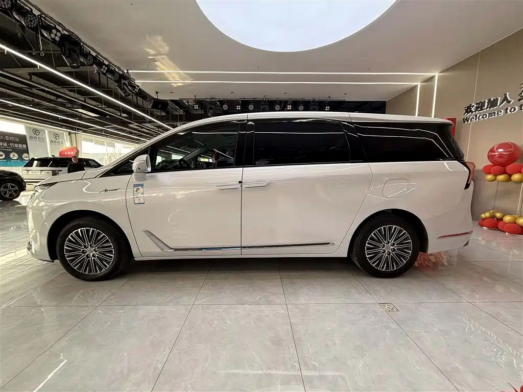 BUICK GL8 NEW ENERGY