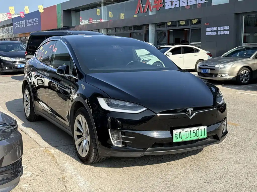 TESLA MODEL X