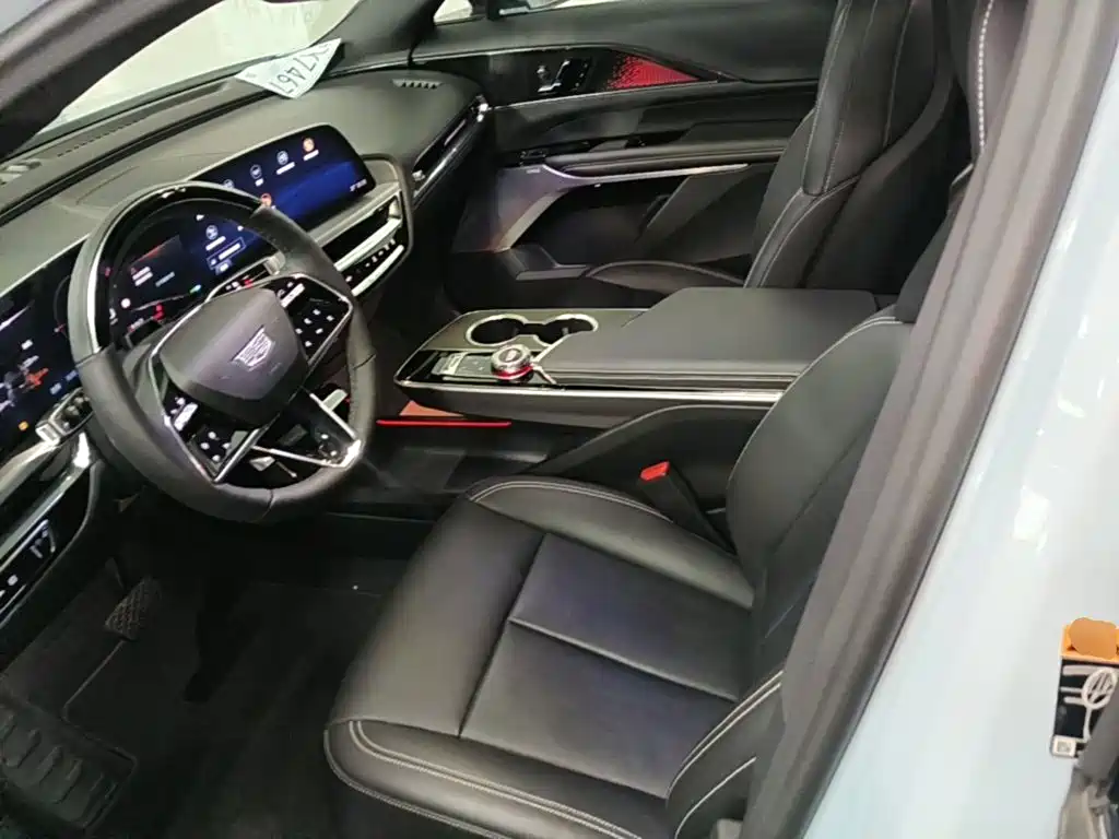 Cadillac Lyriq — миниатюра 15