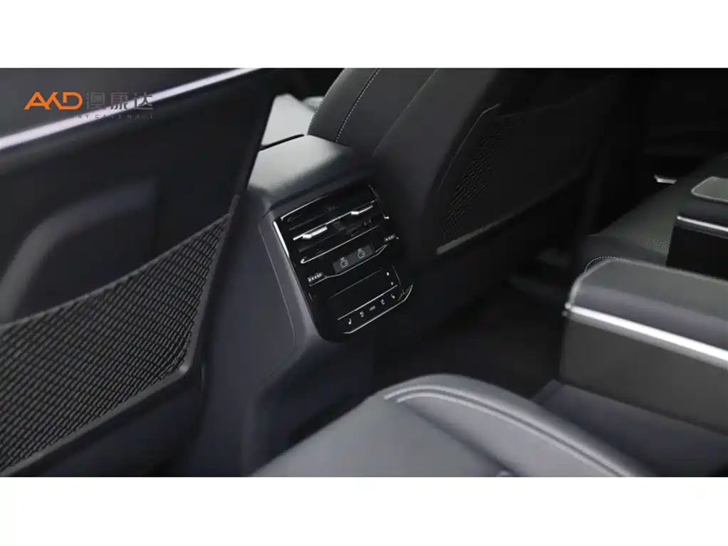 Audi Q6 — миниатюра 10