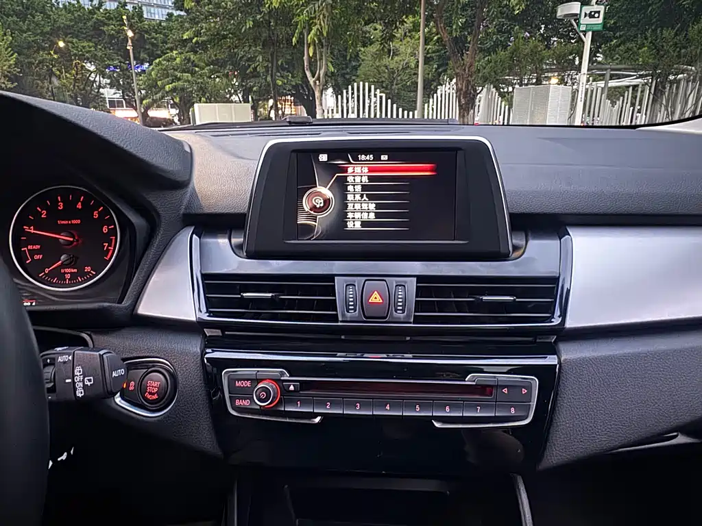 BMW 2 Series Active Tourer — миниатюра 17