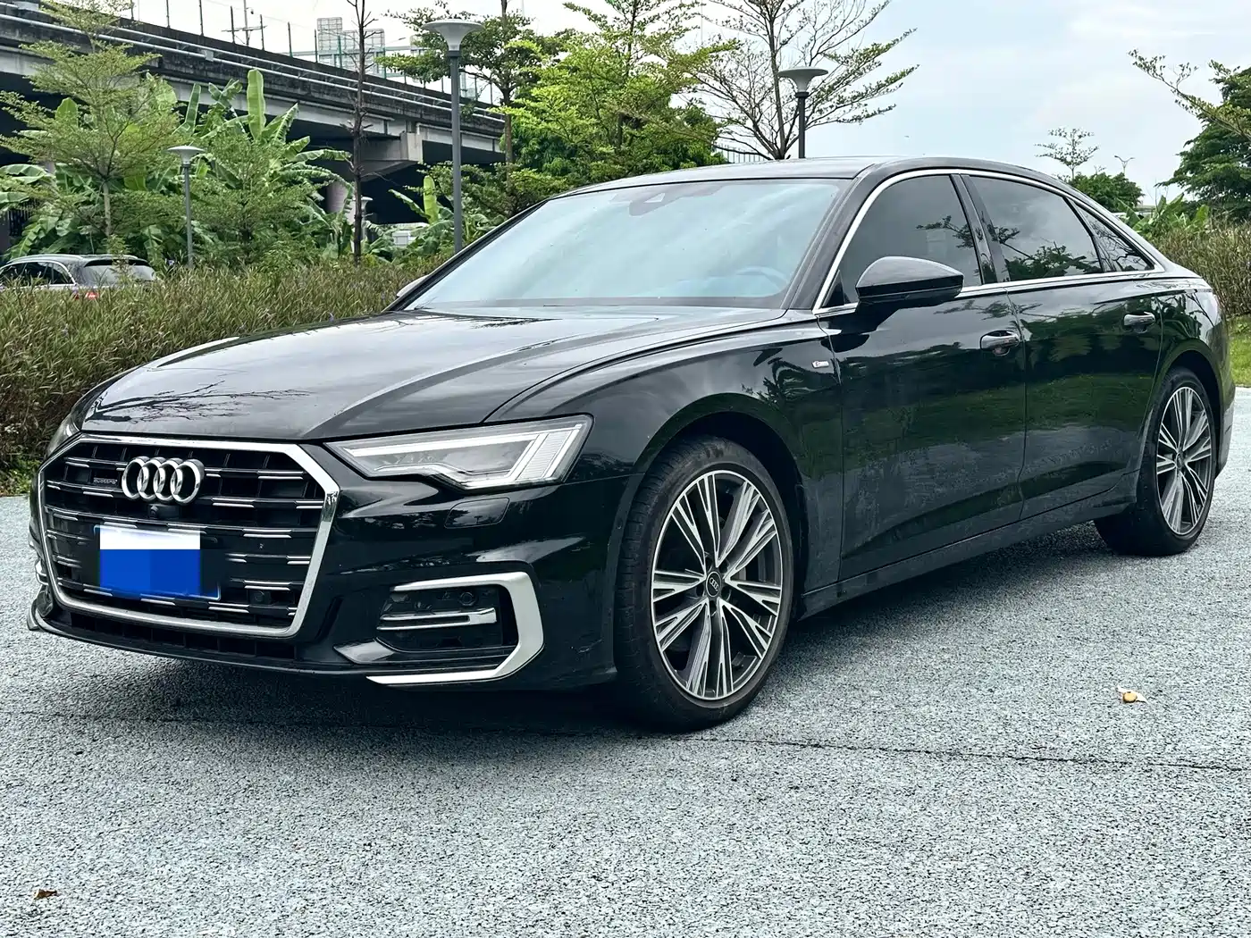 奥迪A6L 2024款 45 TFSI quattro 臻选动感型 2024