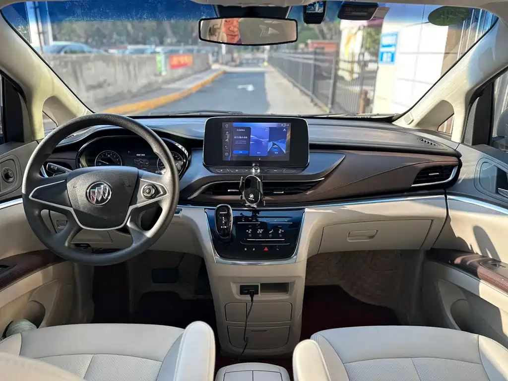 Buick GL8 — миниатюра 6