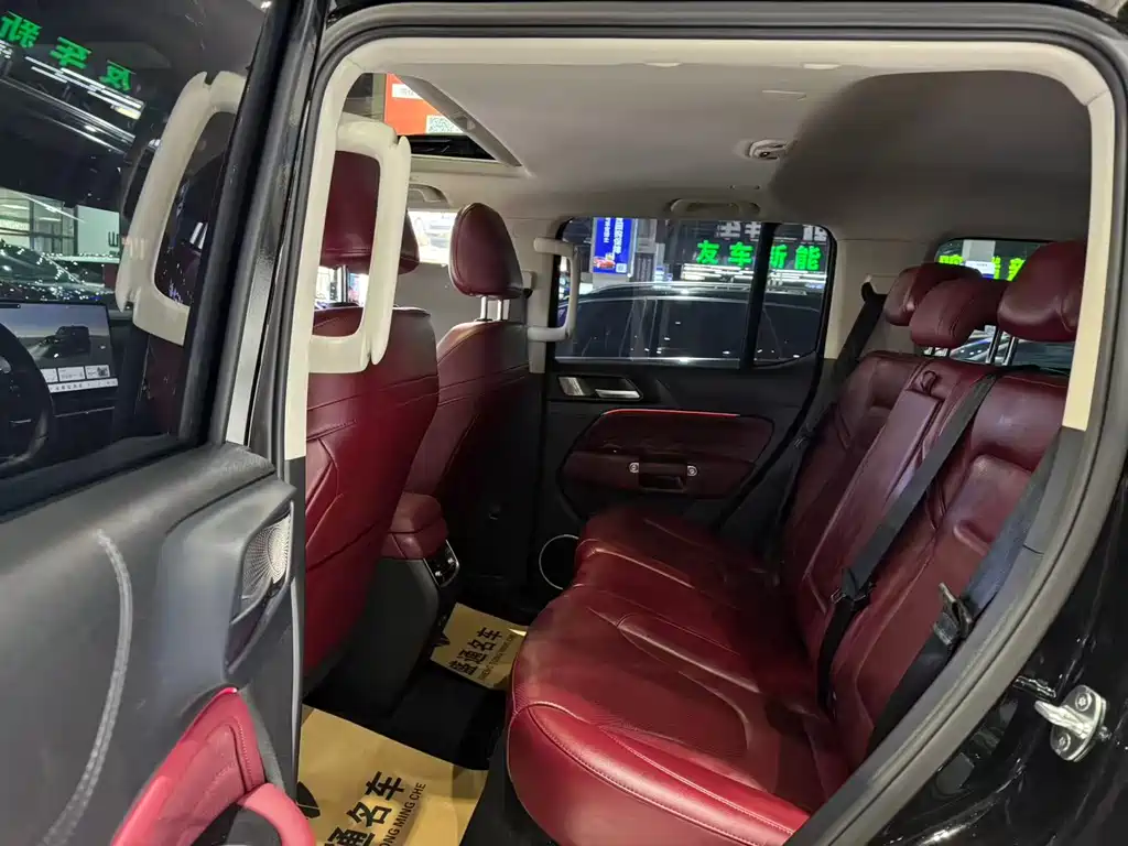 TANK TANK 300 NEW ENERGY