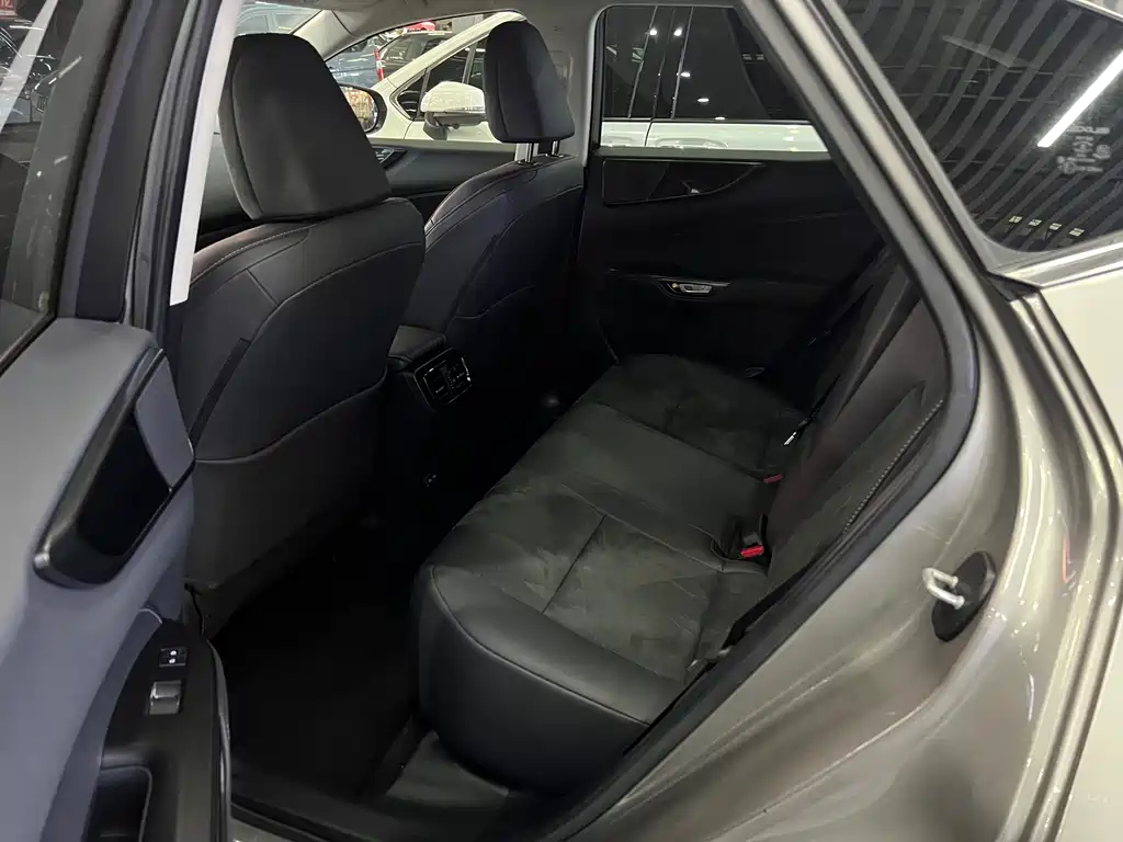 Lexus NX 2022 260