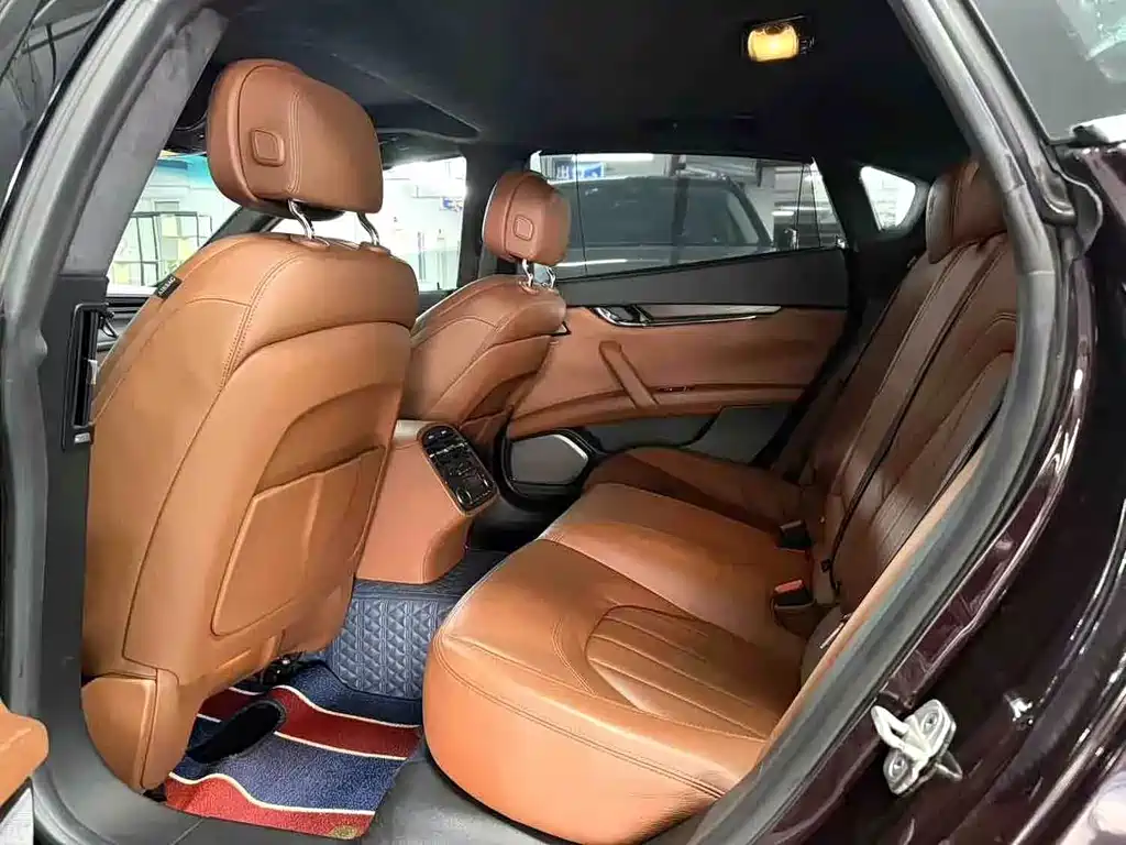 Maserati Quattroporte — миниатюра 4