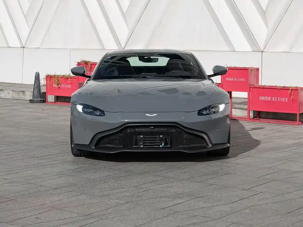 Aston Martin V8 Vantage — миниатюра 2