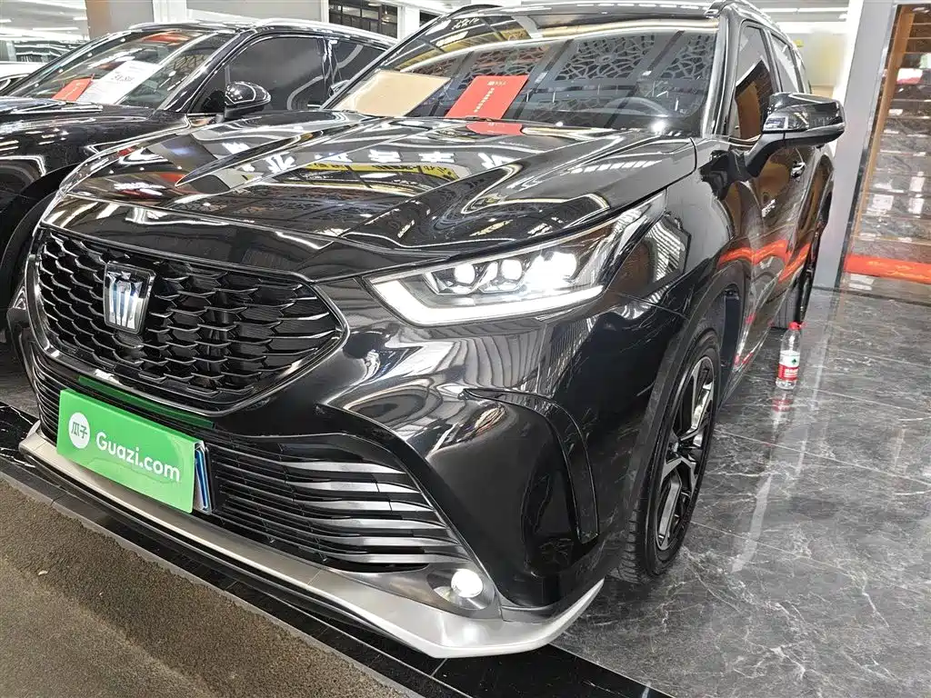 Toyota Crown Kluger 2024