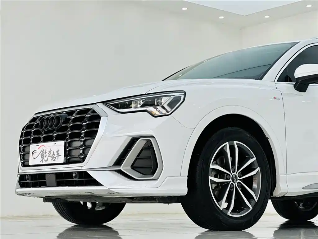 Audi Q3 2022 35 TFSI