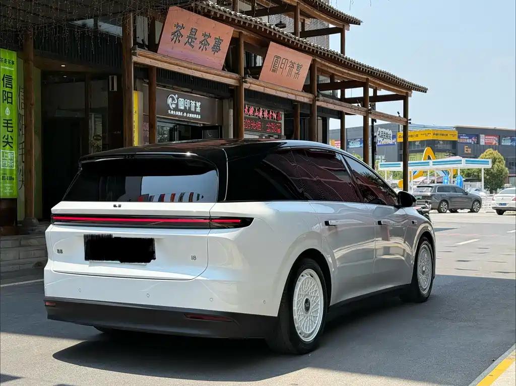 Li Auto i8 2025 Standard