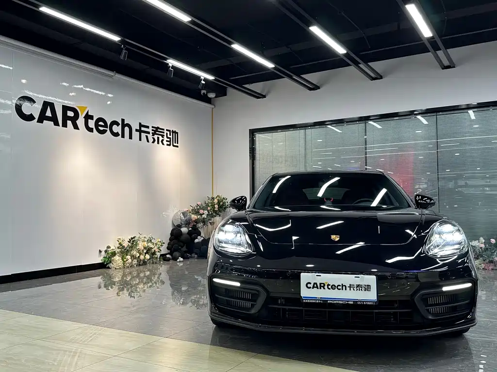 Porsche Panamera 2023