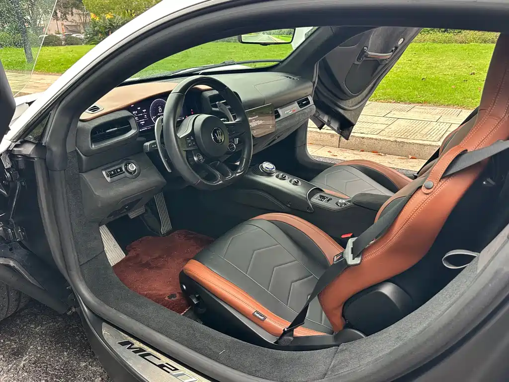Maserati MC20 — миниатюра 7