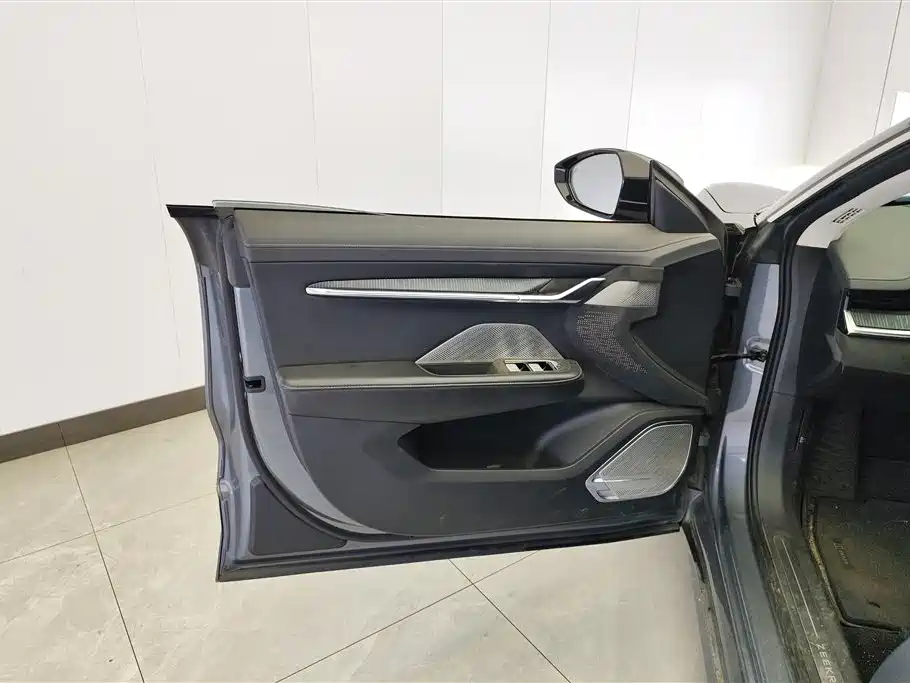 ZEEKR EXTREME KRYPTON 001