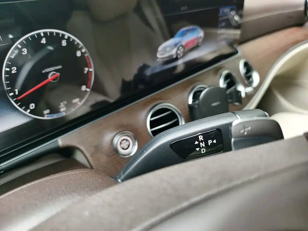 Mercedes-Benz E-Class — миниатюра 15
