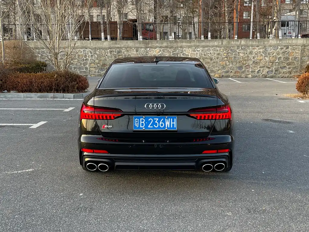 AUDI S6