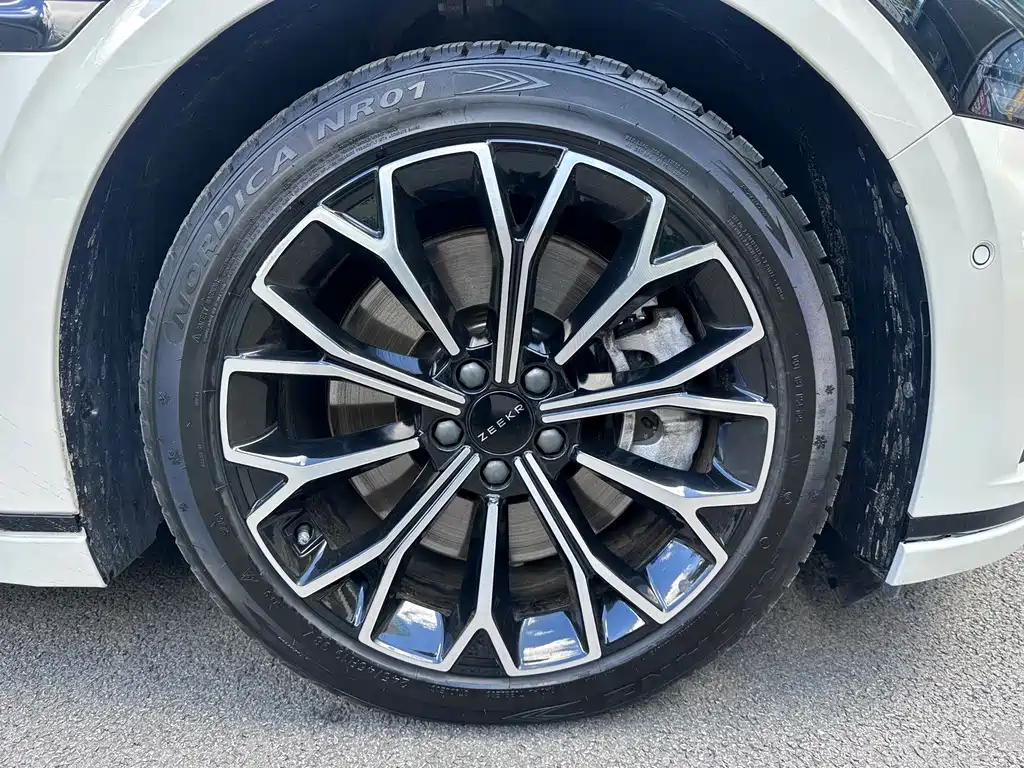 Zeekr 007GT — миниатюра 12