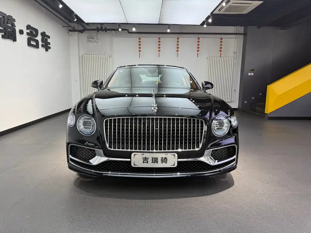Bentley Flying Spur 2024 V8 Edition 8