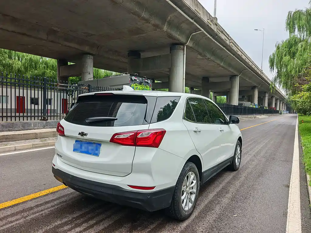 Chevrolet Equinox — миниатюра 7