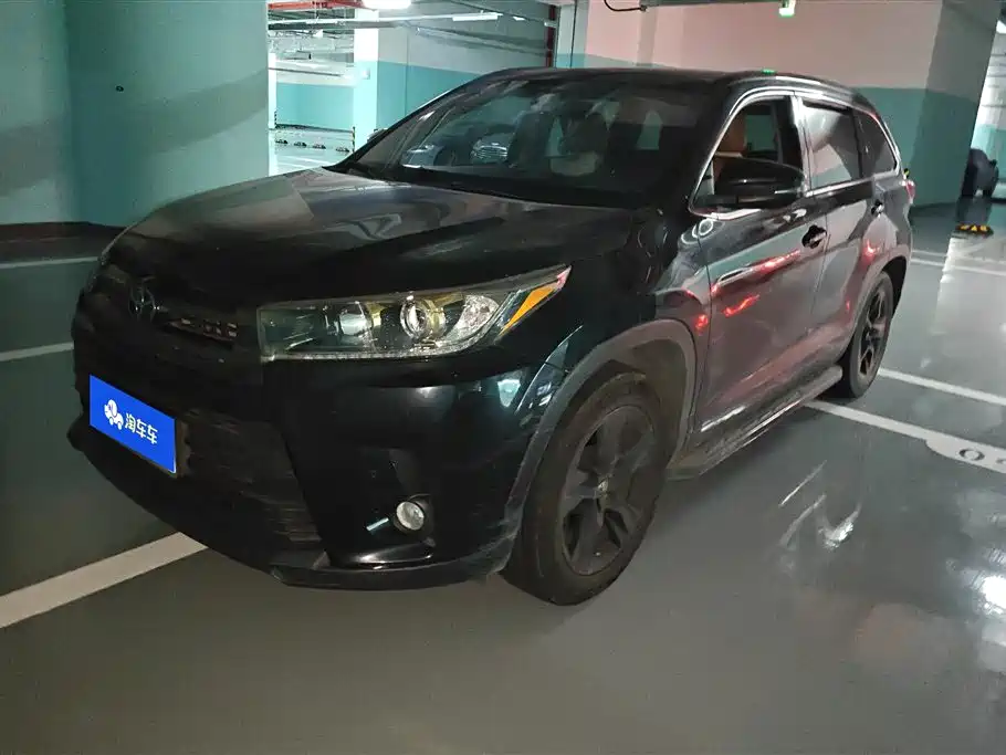 TOYOTA HIGHLANDER