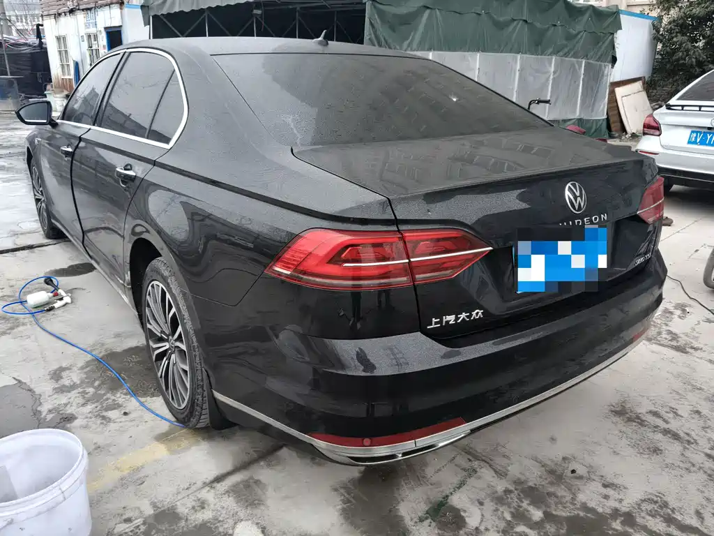 VOLKSWAGEN HUIANG