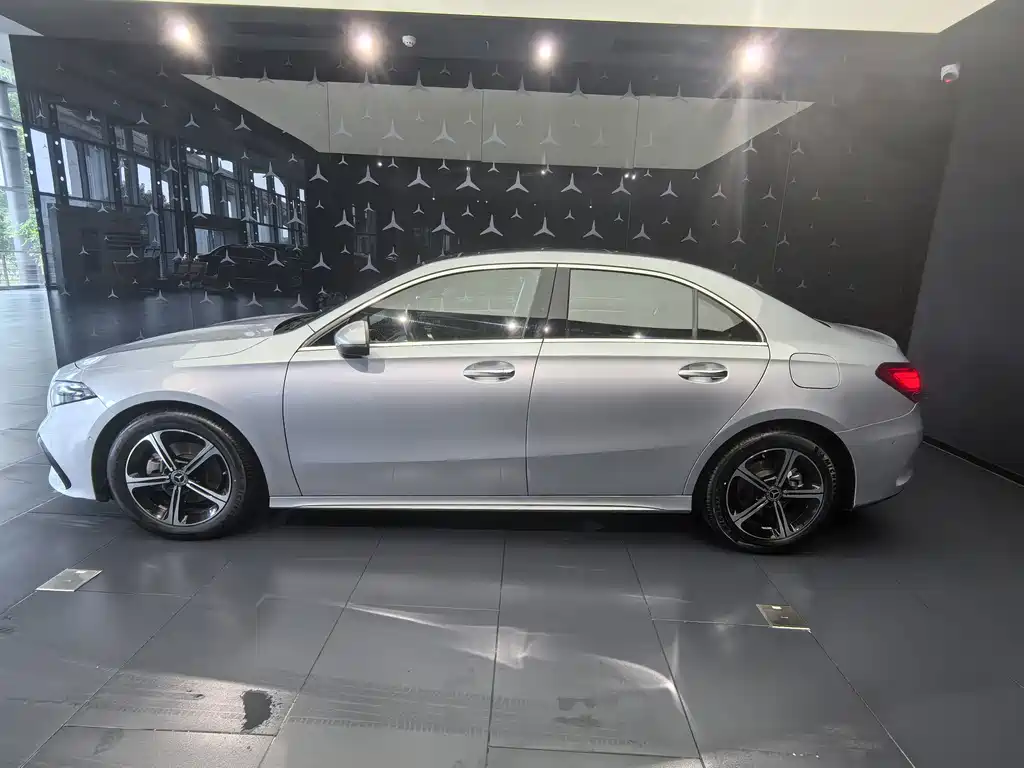 Mercedes-Benz A-Class — миниатюра 12