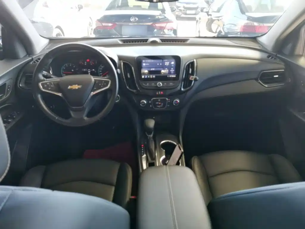 Chevrolet Equinox — миниатюра 10