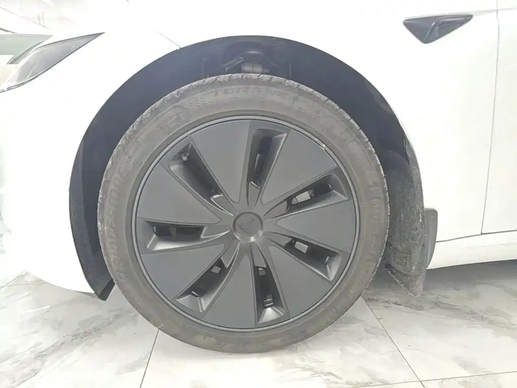 Tesla Model 3 — миниатюра 23