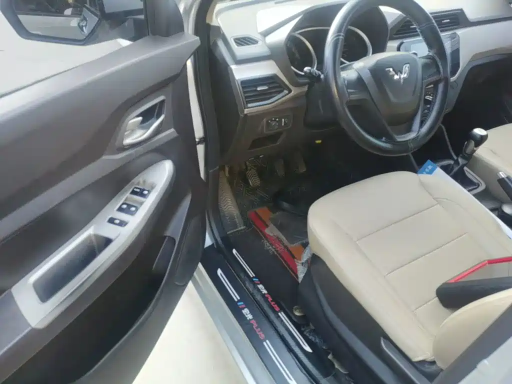 Wuling Hongguang — миниатюра 16