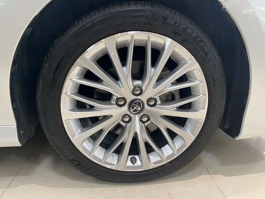 Toyota Camry — миниатюра 7