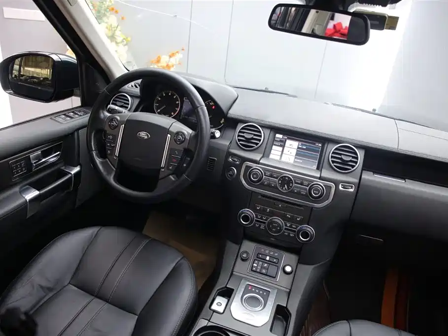 Land Rover Discovery 2015 3.0 SC V6 HSE