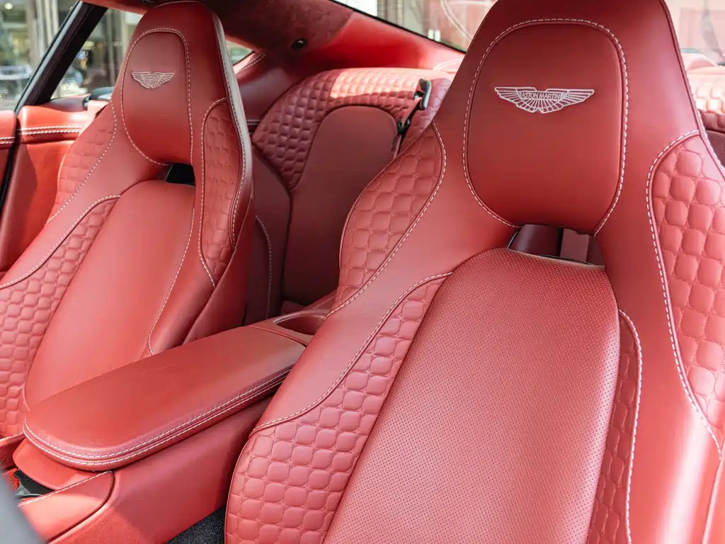 Aston Martin Vanquish — миниатюра 15