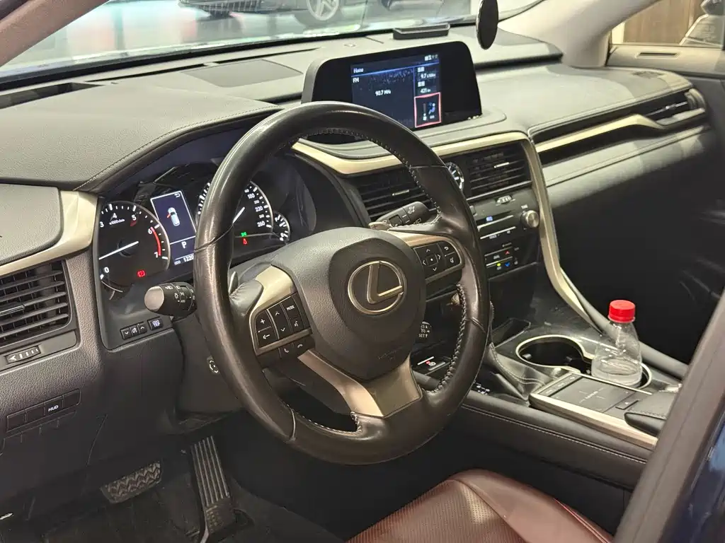 Lexus RX — миниатюра 5