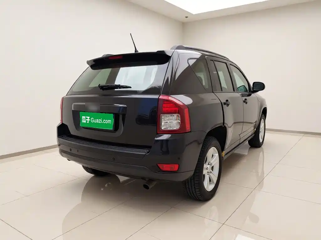 Jeep Compass (Import) — миниатюра 6