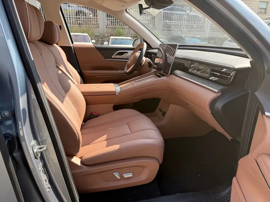 Wuling Xingguang L — миниатюра 9