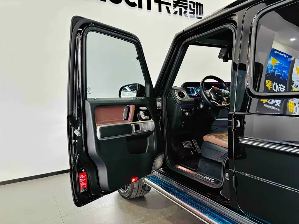 Mercedes-Benz G-Class 2024 — фото 12