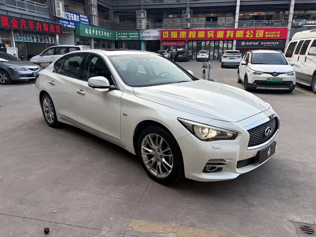 INFINITI Q50L