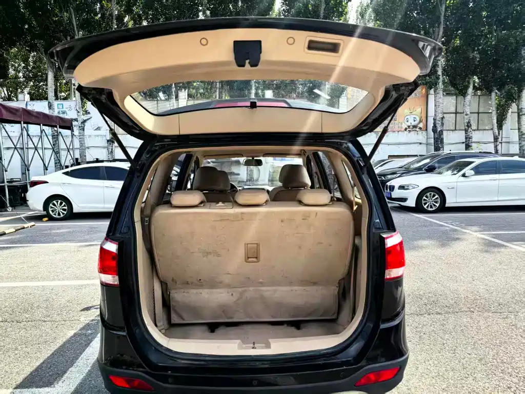 Baojun 730 2014 1.5L MT Comfort 7 мест