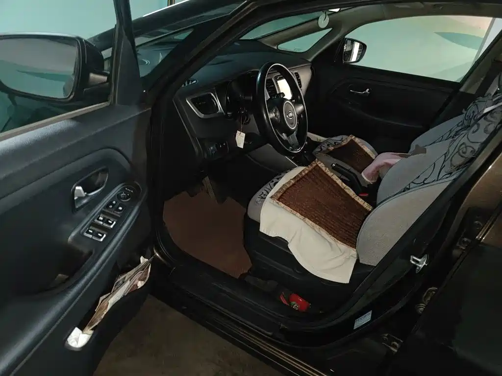 Kia Carens — миниатюра 17
