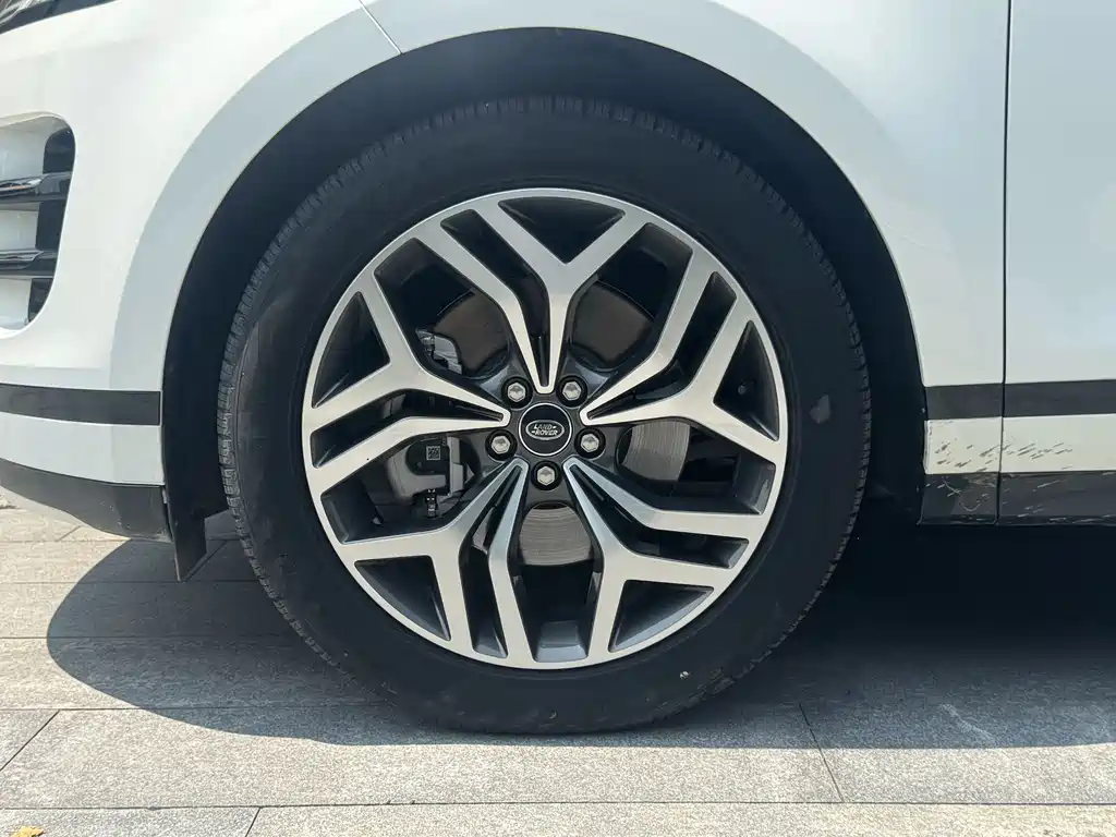 Land Rover Range Rover Evoque 2023 L P300e