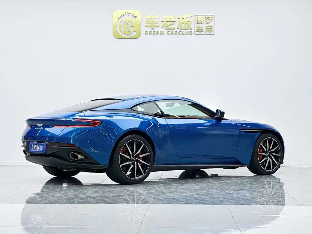 Aston Martin DB11 — миниатюра 4