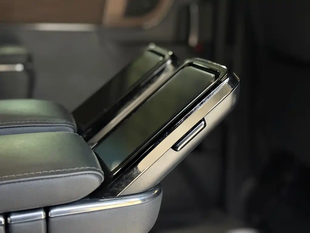 Toyota Alphard 2024 — фото 15