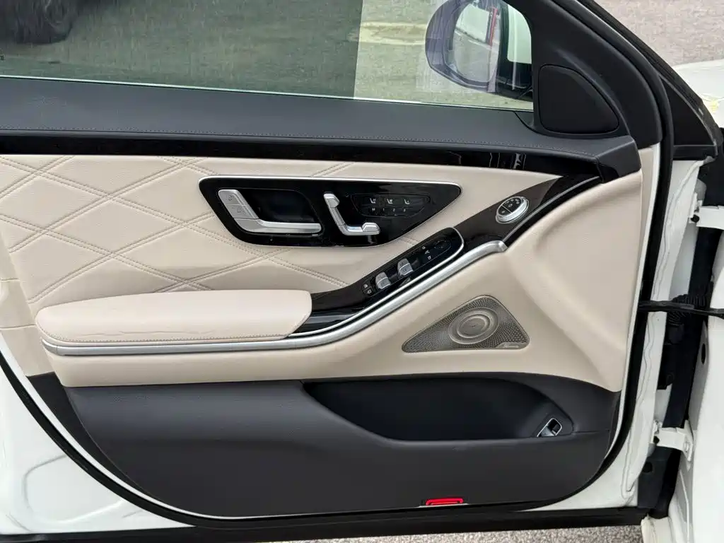 Mercedes-Benz S-Class — миниатюра 13